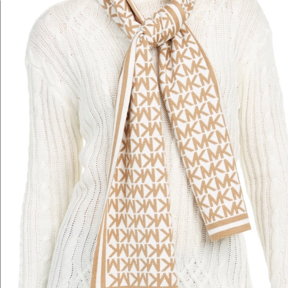 Micheal Kors Scarf